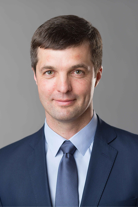 Олег Елистратов