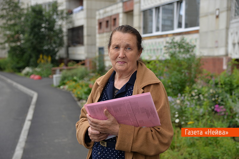 Надежда Дмитриева, старшая по дому Мичурина, 11 в Новоуральске