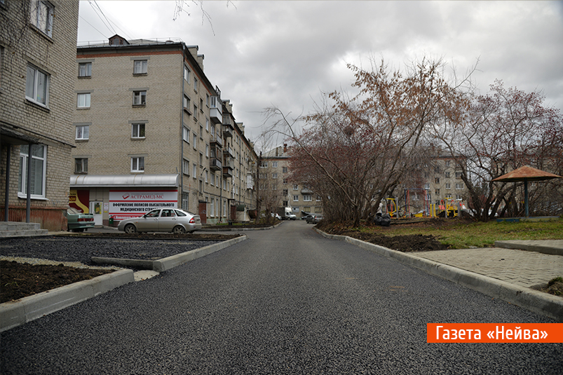 Двор Комсомольская, 1, 5 и Победы, 24 в Новоуральске