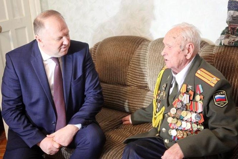 Николай Цуканов в гостях у ветерана