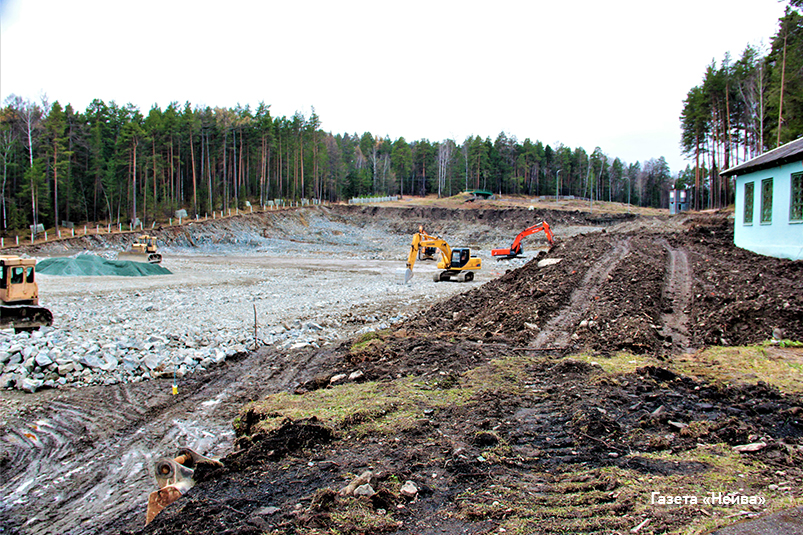 К летнему сезону в "Зеленом мысе" должна быть построена новая столовая и отремонтированы пять спальных корпусов строительство футбольного поля в "Зеленом мысе"