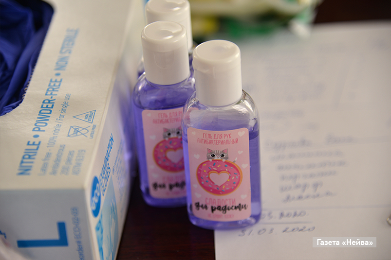 антисептики от волонтеров во время пандемии коронавируса
