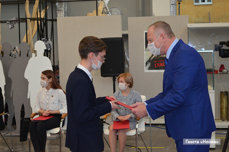 вручение молодежной премии главы НГО