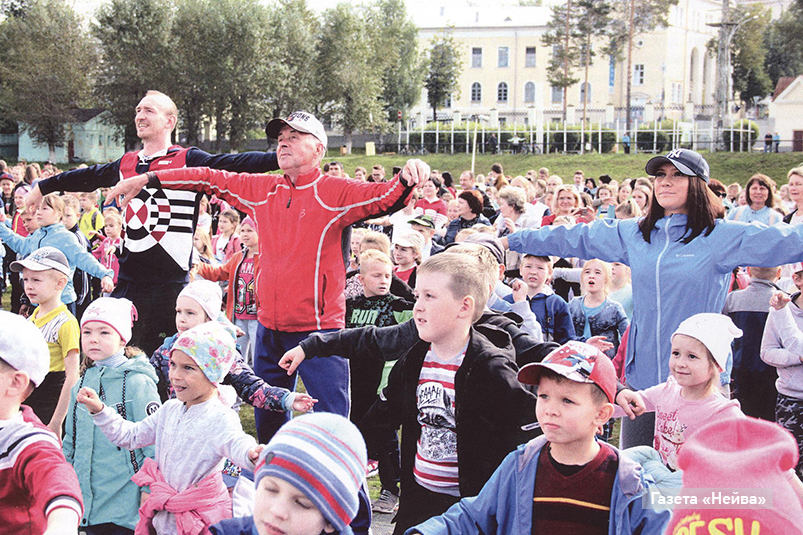 Зарядка с чемпионом Станислав Чернобровкин — с олимпийским чемпионом Сергеем Чепиковым и биатлонистом Сергеем Башкировым