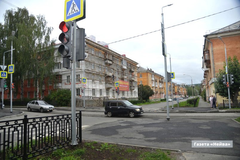 Светофор на Фурманова-Л Толстого, Новоуральск