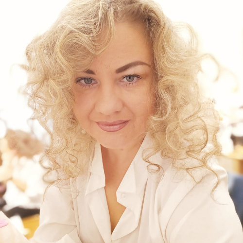 Ирина СУМСКАЯ, солистка: