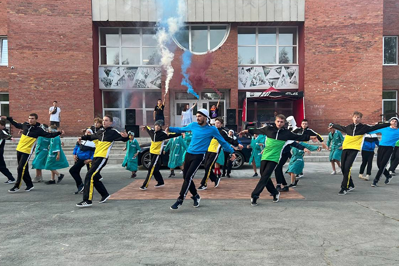 "Самоцветы"