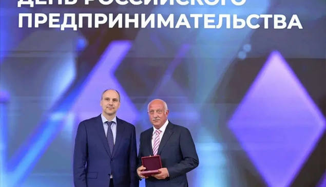Дмитрий Антропов стал заслуженным предпринимателем Свердловская области