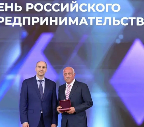 Дмитрий Антропов стал заслуженным предпринимателем Свердловская области